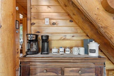 Whether you prefer a bold brew to kick-start your day or a soothing decaf to wind down, you’ll find everything you need to make your perfect cup.