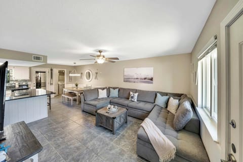 Welcome to 101 Tonya Lane in Gulf Highlands!