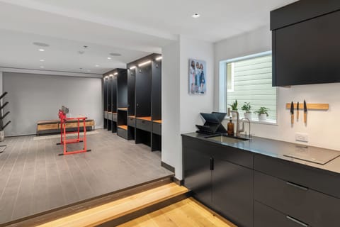 4.005-spritz-house-telluride-1st-floor-mudroom