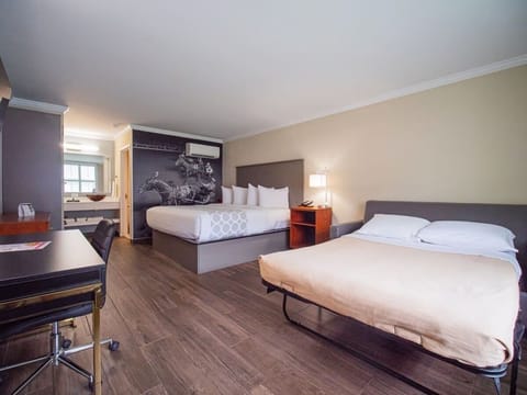 Bring everyone together with flexible sleeping options and open space.