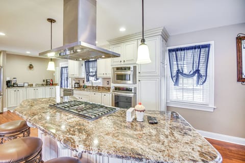 Kitchen | Refrigerator | 1st Floor