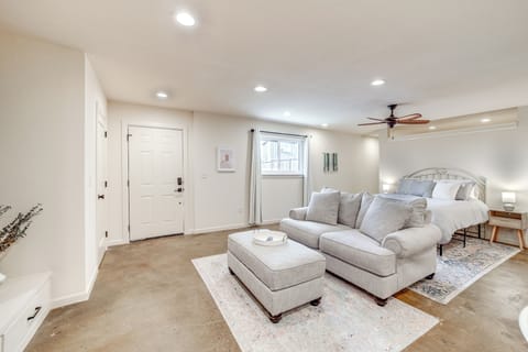 Owasso Vacation Rental | Studio | 1BA | 738 Sq Ft | Step-Free Access