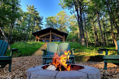 The chalet is framed by nature and large mature trees...beautiful in all seasons