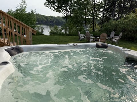Hot Tub overlooking Lake