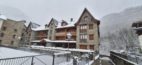 Property building,Facade/entrance,Winter,Skiing