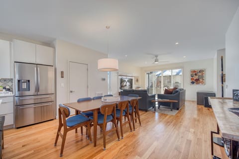 Dining with Seating for 8