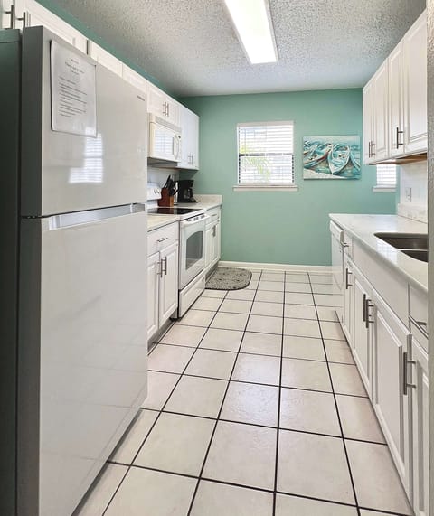 Fully modern kitchen with appliances