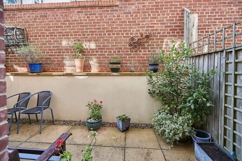 The Eskape, Whitby - Host & Stay