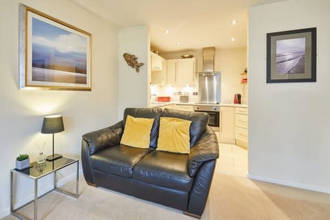 The Eskape, Whitby - Host & Stay