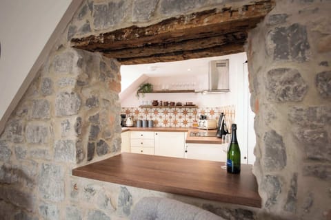 Baker's Loft, Lyme Regis - Host & Stay