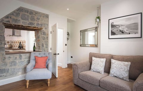 Baker's Loft, Lyme Regis - Host & Stay