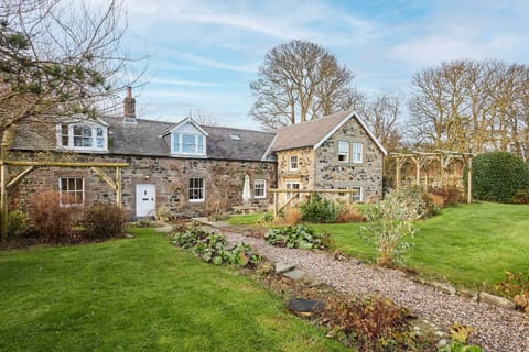 Newton Cottage, High Newton-by-the-Sea - Host & Stay