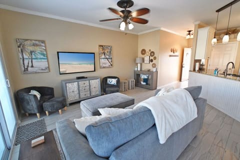 Living Room With Sofa Sleeper
