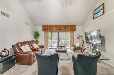 Irving Vacation Rental | 2BR | 2BA | Stairs Required | 1,120 Sq Ft