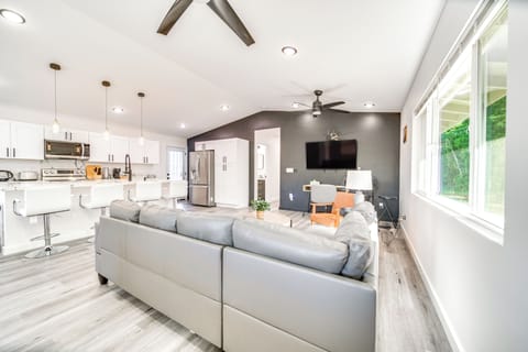 Keaau Vacation Rental | 3BR | 2BA | 1,400 Sq Ft | Step-Free Access