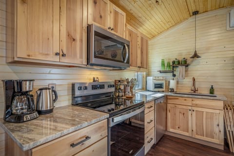 Well equipped kitchen with stainless appliances and granite countertops:)