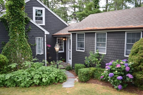Private front entrance in full bloom!
