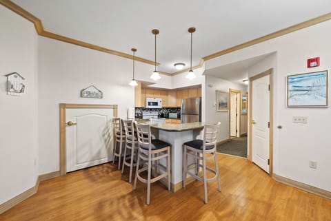 A stylish spot to chat with the chef or enjoy your morning coffee.