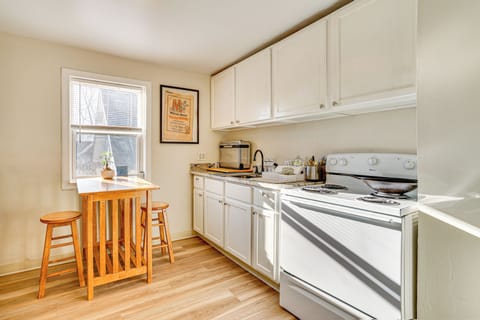 Kitchen | Pod Coffee Maker | Toaster | Dishware & Flatware