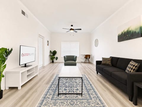 CozySuites Chandler 2BR with 2 pools + Jacuzzi! 10
