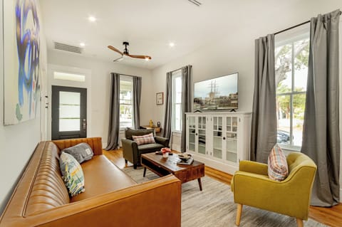 Perfectly designed to accommodate all your family and friends comfortably. 
