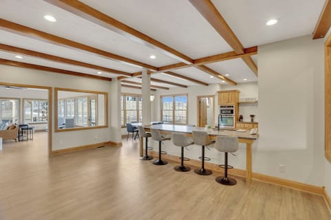 Dining chairs by the kitchen (5)