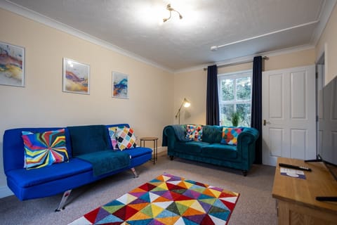 Living Room / Lounge