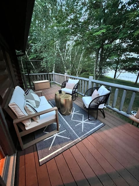 Rear Lakeside Deck Seating