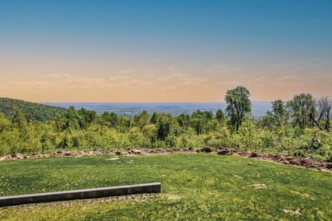 Back yard overlooking mountain views!
