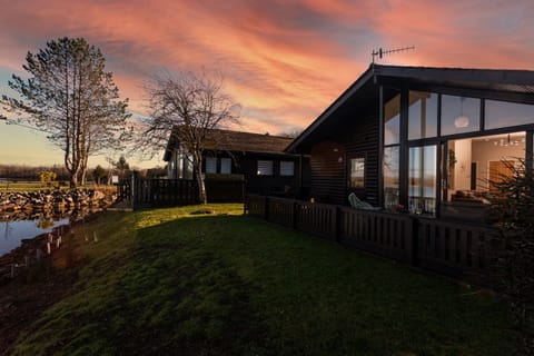 Sandmartin Lodge - Pine Lake Resort