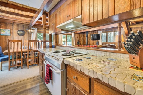 Kitchen | Dining Area