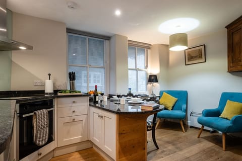 Evenlode Cottage Kitchen - StayCotswold
