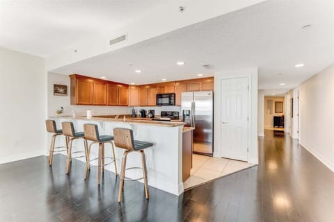Kitchen with counter seating