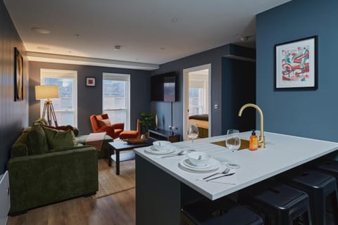 Living Room / Lounge