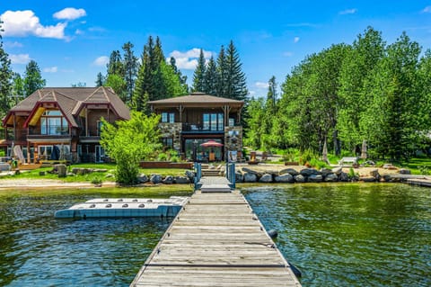 Private Boat Dock & Lake Frontage