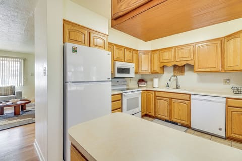 Kitchen | Drip Coffee Pot | Toaster