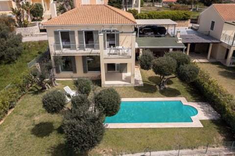 Elegant 3 bedroom villa with pool in Metaxata