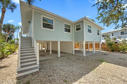 Happiness Comes In Waves! Welcome to the Eucalyptus House on Fort Myers Beach!