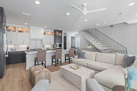 Living Room/Kitchen