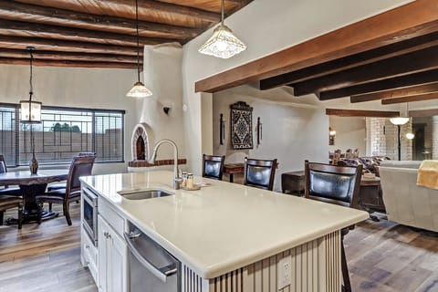 breakfast nook, seen from the kitchen