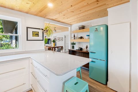 Kitchen with Island Seating