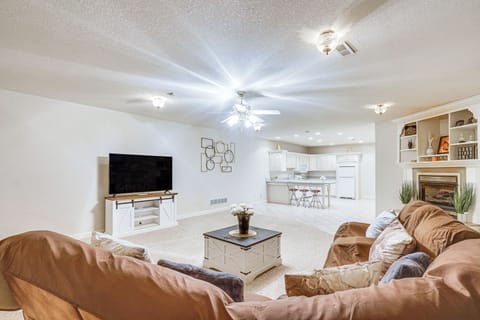 Lima Vacation Rental | 2BR | 1BA | Stairs Required | 3,187 Sq Ft