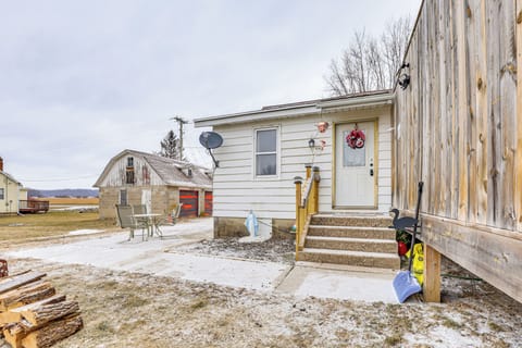 Outdoor Space | Fire Pit | Dining Set