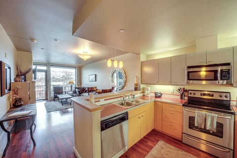 Fully-Stocked Kitchen | Open Plan Living Space