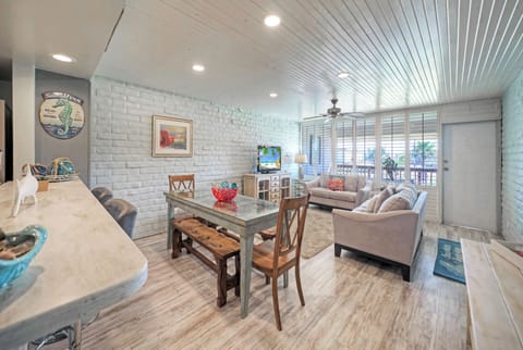 Open layout makes it easy for your group to connect.