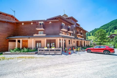 Immediate Surroundings [summer] (<1 km)