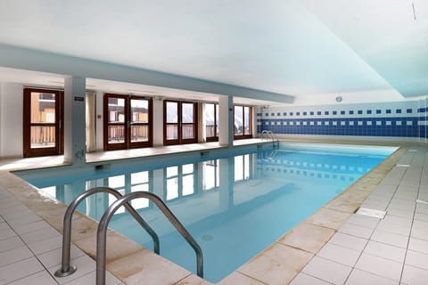 Holiday Home Swimming Pool