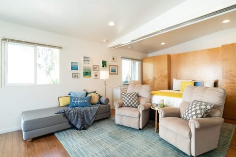 Spacious studio apartment, with plenty of bright natural sunlight. Enjoy a comfy queen bed, two recliner lounge chairs and a sleeping sofa .