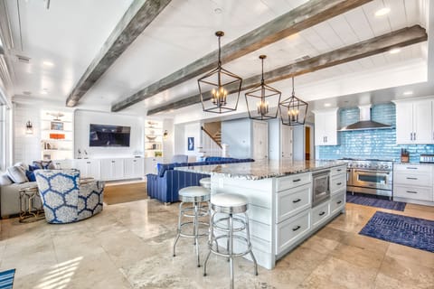 Private Beach access- Coligny Beach