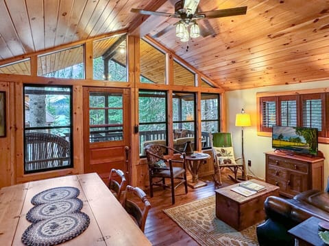 Knotty Pine and Poplar Wood Living Area